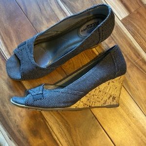 Wedge shoes size 8